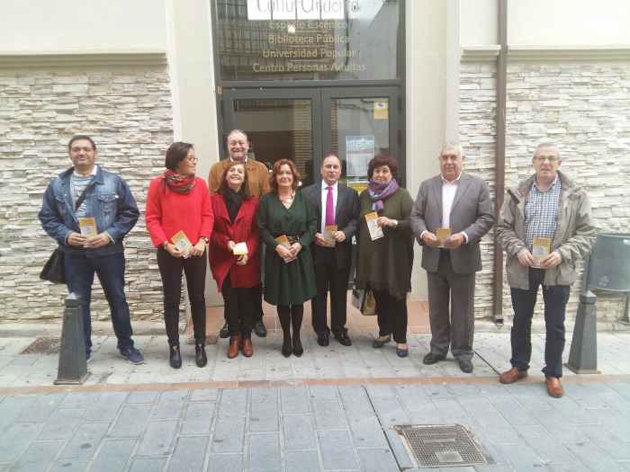 El consejero José Luis Soro y la presidenta de la FAMCP, Carmen Sanchez, firmaron un convenio de colaboracion el pasado 4 de marzo